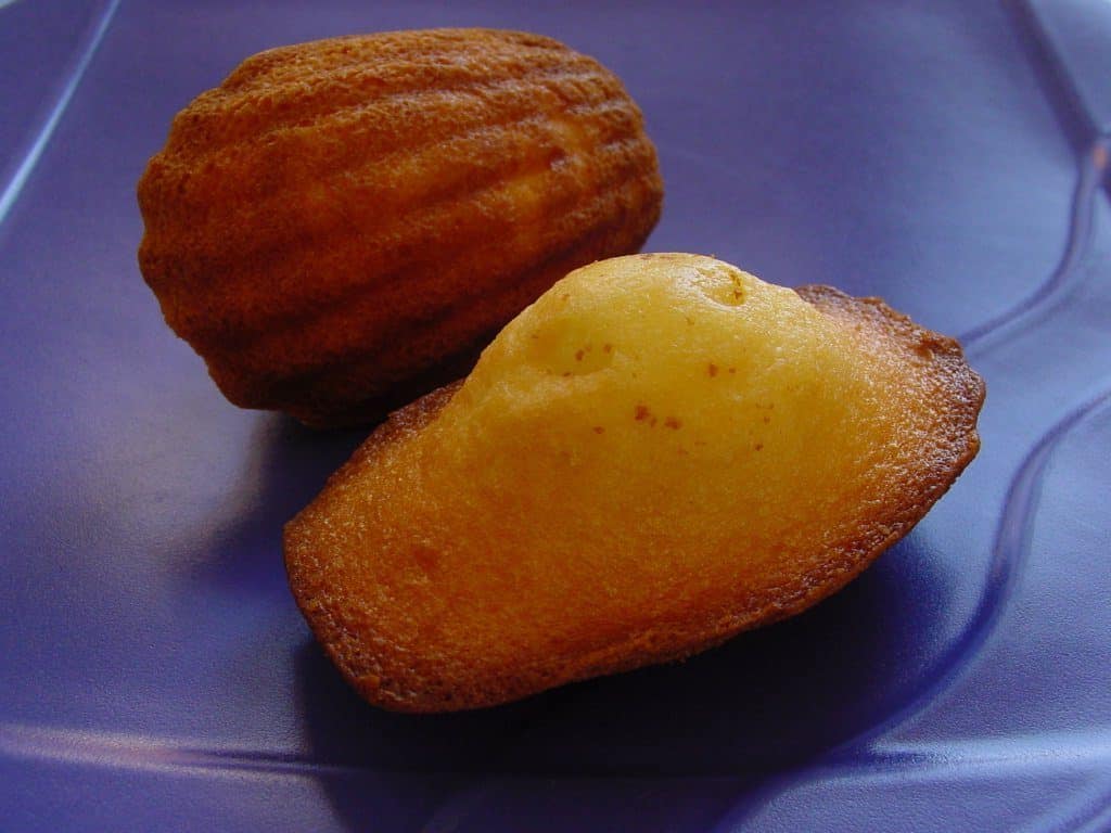 2 apetissantes madeleines Bretonnes!