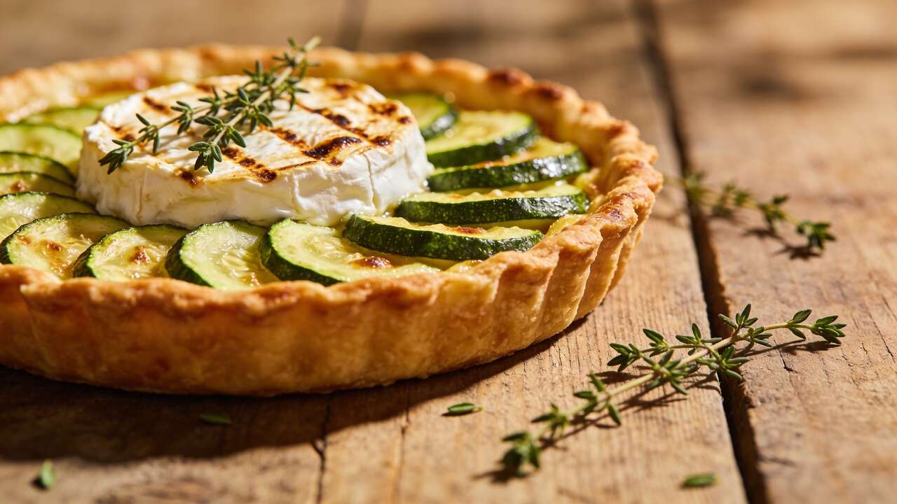 Tarte fine aux courgettes et fromage de chèvre Tarte fine aux courgettes et fromage de chèvre